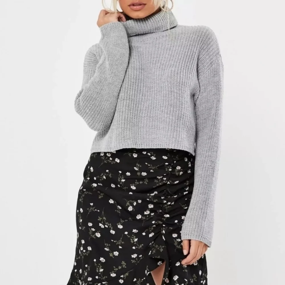 NWT Missguided Women Boho Tuttleneck Neck Cropped Sweater Knit Gray Petite 2P 4P